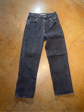 Levi's Women's Relaxed Black Straight Jeans
